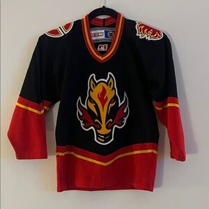 Calgary Flames CCM Hockey Jersey - Youth S/M